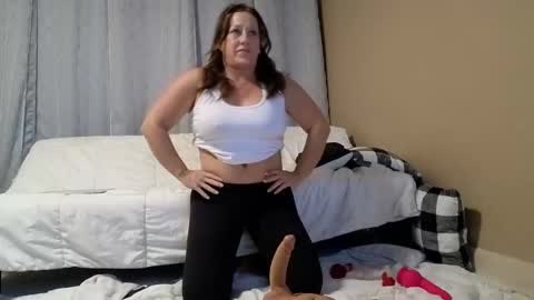 Mavierose online show from 12-17-25, 05:57