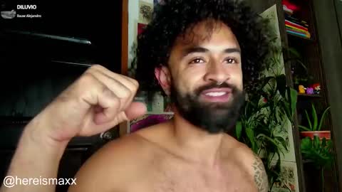Snapshot of max_greenn chatting on 01-01-25, 12:11 Max Follow me IGX hereismaxx online show from 01-01-25, 12:11
