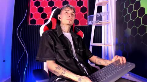 Max online show from 04-15-26, 03:35