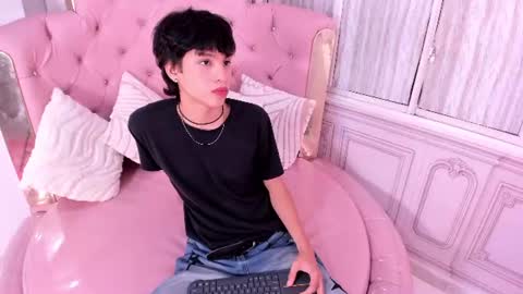 Max online show from 07-18-26, 03:33