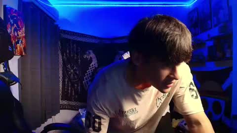 Max online show from 11-30-25, 02:04