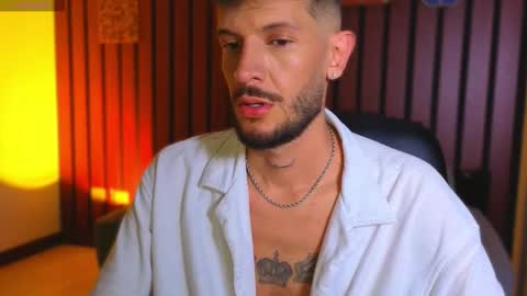 Max Taylor online show from 10-24-25, 01:35