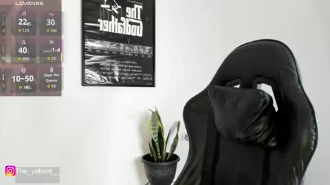 max_valiant1 online show from 03-25-26, 01:44