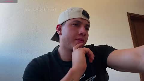 max_valiant1 online show from 05-31-26, 07:26