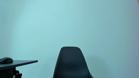 MAX     online show from 06-04-26, 06:03