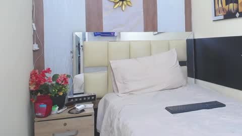 max online show from 10-16-25, 04:35