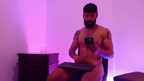 max_xl_ online show from 01-28-25, 06:39