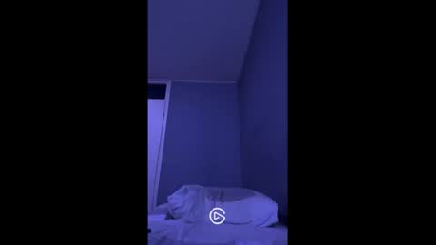 Snapshot of maxbose666 chatting on 12-30-24, 01:37 Max online show from 12-30-24, 01:37