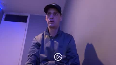 Snapshot of maxbose666 chatting on 02-22-25, 05:02 Max online show from 02-22-25, 05:02