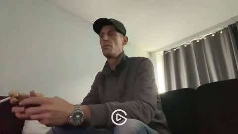 Snapshot of maxbose666 chatting on 11-10-25, 12:15 Max online show from 11-10-25, 12:15