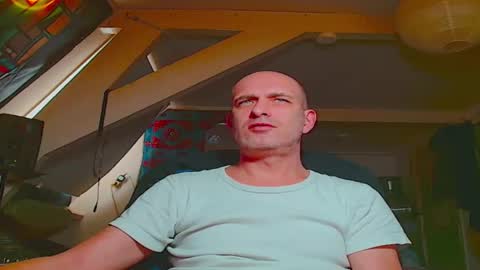 Snapshot of maxhardcore77 chatting on 11-18-25, 09:25 maxhardcore77 online show from 11-18-25, 09:25