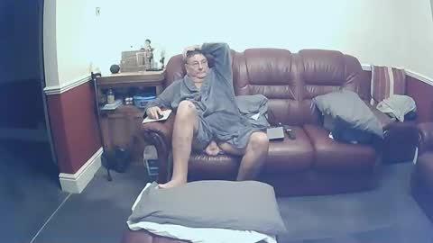 MAX online show from 10-03-25, 10:40