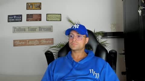 MAXI      online show from 04-22-26, 05:36