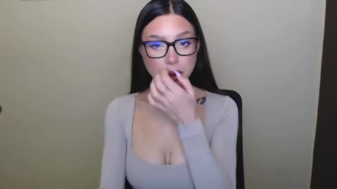 Snapshot of maxi_sweetheart chatting on 12-05-24, 09:06 Joanna online show from 12-05-24, 09:06