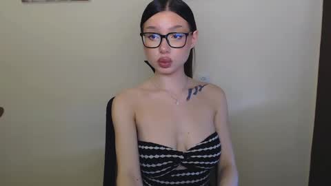 Snapshot of maxi_sweetheart chatting on 12-13-24, 11:02 Joanna online show from 12-13-24, 11:02