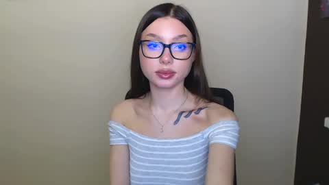 Snapshot of maxi_sweetheart chatting on 12-14-24, 04:42 Joanna online show from 12-14-24, 04:42