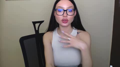 Snapshot of maxi_sweetheart chatting on 12-26-24, 03:42 Joanna online show from 12-26-24, 03:42