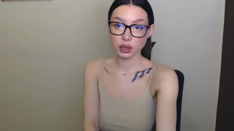 Snapshot of maxi_sweetheart chatting on 12-27-24, 09:50 Joanna online show from 12-27-24, 09:50