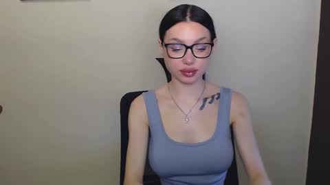 Snapshot of maxi_sweetheart chatting on 01-14-25, 08:20 Joanna online show from 01-14-25, 08:20