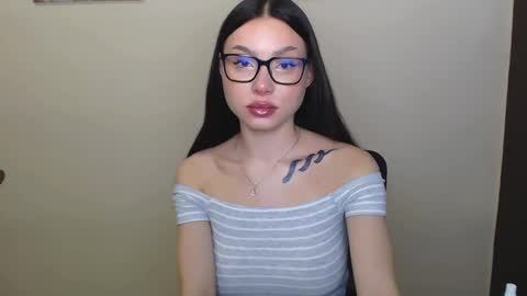 Snapshot of maxi_sweetheart chatting on 01-18-25, 09:24 Joanna online show from 01-18-25, 09:24