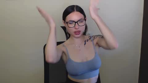 Snapshot of maxi_sweetheart chatting on 02-13-25, 12:32 Joanna online show from 02-13-25, 12:32