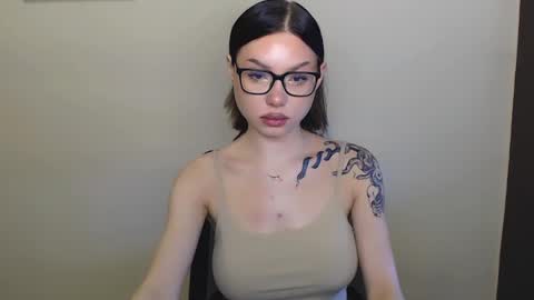 Snapshot of maxi_sweetheart chatting on 02-18-25, 08:27 Joanna online show from 02-18-25, 08:27