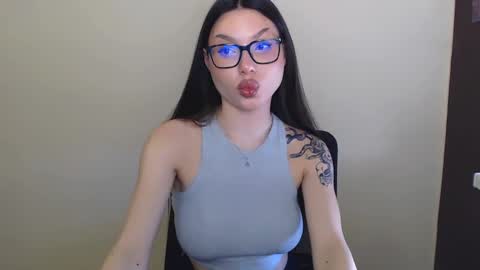 Snapshot of maxi_sweetheart chatting on 02-25-25, 01:17 Joanna online show from 02-25-25, 01:17