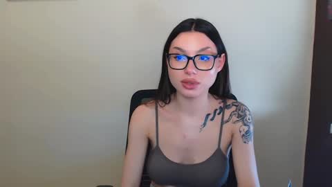 Snapshot of maxi_sweetheart chatting on 02-26-25, 11:20 Joanna online show from 02-26-25, 11:20