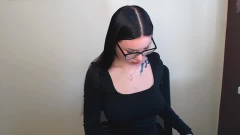 Snapshot of maxi_sweetheart chatting on 03-05-25, 11:38 Joanna online show from 03-05-25, 11:38