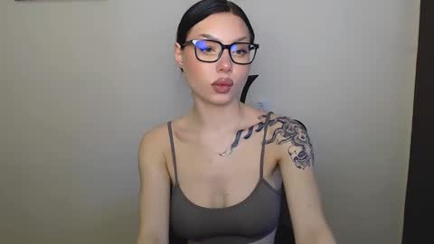 Snapshot of maxi_sweetheart chatting on 03-10-25, 08:15 Joanna online show from 03-10-25, 08:15