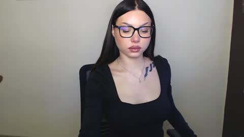 Snapshot of maxi_sweetheart chatting on 03-11-25, 07:48 Joanna online show from 03-11-25, 07:48