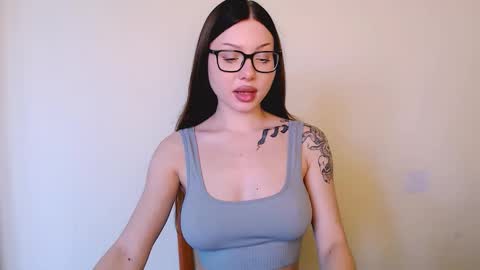 Snapshot of maxi_sweetheart chatting on 10-27-25, 11:14 Joanna online show from 10-27-25, 11:14