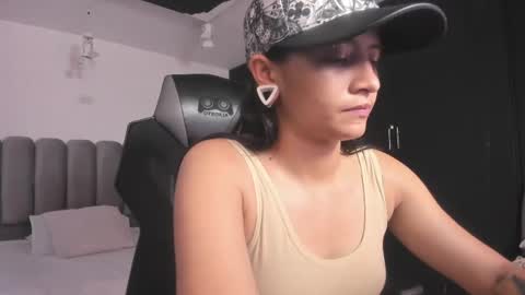 Snapshot of maxigarcia_ chatting on 05-23-26, 11:09 Maxi online show from 05-23-26, 11:09