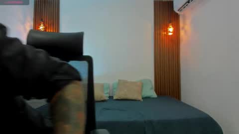 M A X I M O online show from 10-20-25, 08:42