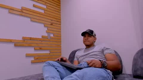 Maximo Montana online show from 07-29-26, 01:04