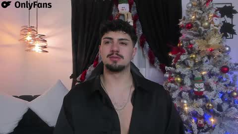 Snapshot of maximo_rodriguez chatting on 12-24-24, 07:39 Maximo online show from 12-24-24, 07:39