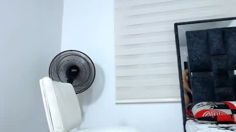 Maximo Sebastian online show from 01-12-25, 03:39