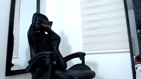 Maximo Sebastian online show from 03-10-25, 08:26