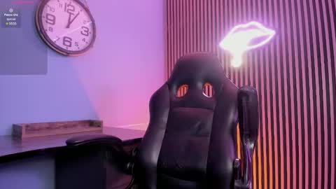 MAXIMO online show from 03-12-26, 05:13