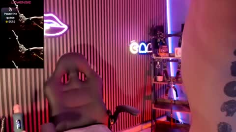 MAXIMO online show from 04-21-26, 01:42