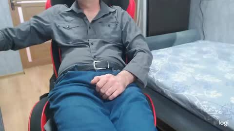 maximus3334 online show from 04-25-26, 11:24