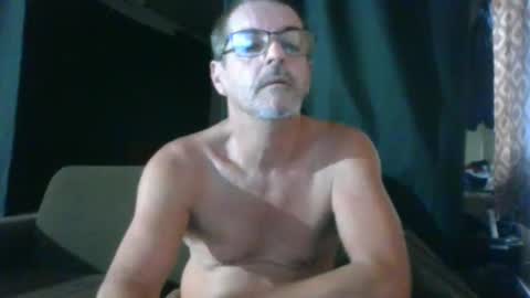 Snapshot of maximus_oreally chatting on 03-12-25, 11:44 Max online show from 03-12-25, 11:44