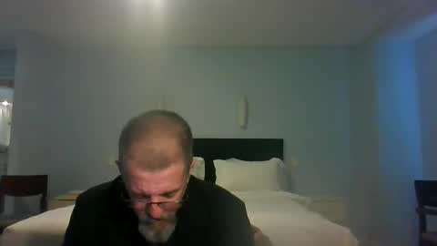 Snapshot of maximus_oreally chatting on 05-27-26, 06:43 Max online show from 05-27-26, 06:43