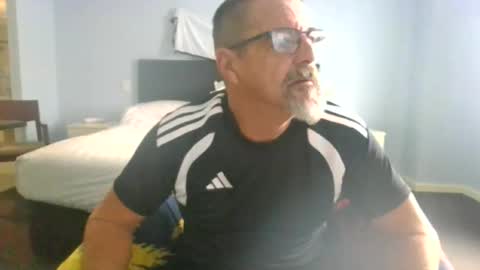 Snapshot of maximus_oreally chatting on 05-30-26, 01:35 Max online show from 05-30-26, 01:35