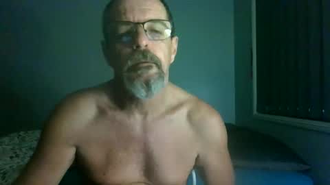 Snapshot of maximus_oreally chatting on 06-10-26, 11:46 Max online show from 06-10-26, 11:46