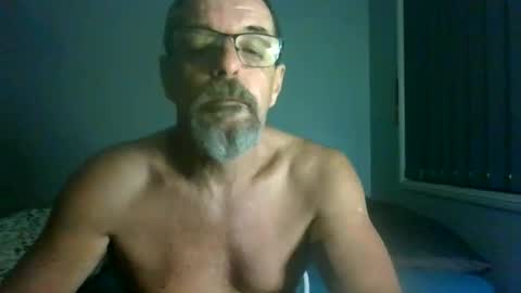 Snapshot of maximus_oreally chatting on 06-11-26, 12:32 Max online show from 06-11-26, 12:32