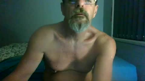 Snapshot of maximus_oreally chatting on 06-11-26, 10:08 Max online show from 06-11-26, 10:08