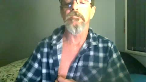 Snapshot of maximus_oreally chatting on 06-29-26, 12:05 Max online show from 06-29-26, 12:05