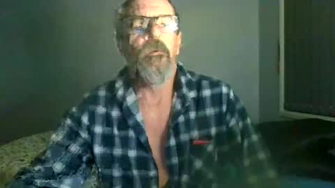 Snapshot of maximus_oreally chatting on 07-10-26, 02:49 Max online show from 07-10-26, 02:49