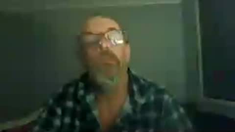 Snapshot of maximus_oreally chatting on 07-18-26, 02:05 Max online show from 07-18-26, 02:05